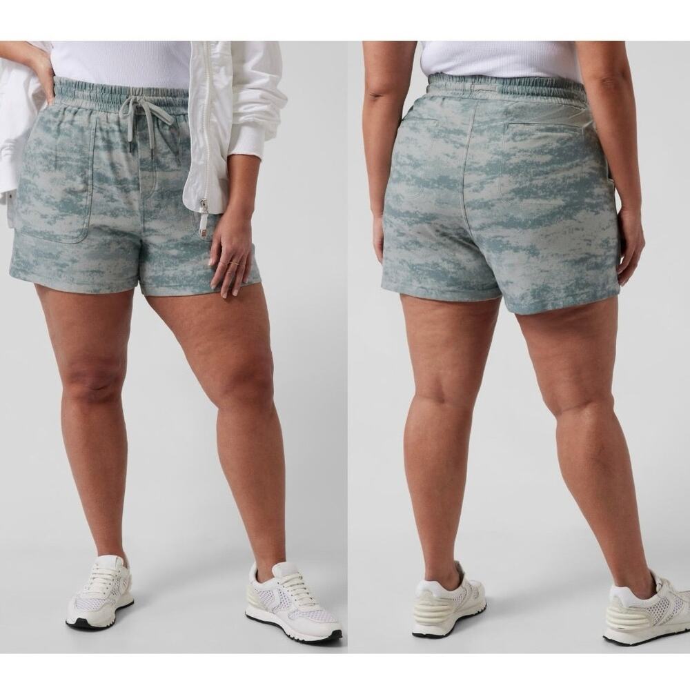 Athleta Farallon Short in Fog Camo Coast Grey 4in NEW - Size 1X